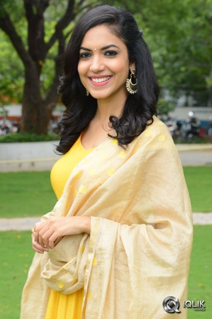 Ritu-Varma-At-Pelli-Chupulu-Movie-Abhinandhana-Sabha